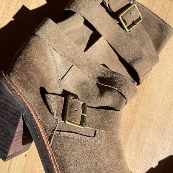 Brand New Jeffrey Campbell Mid Calf Booties - Picture 4 of 5